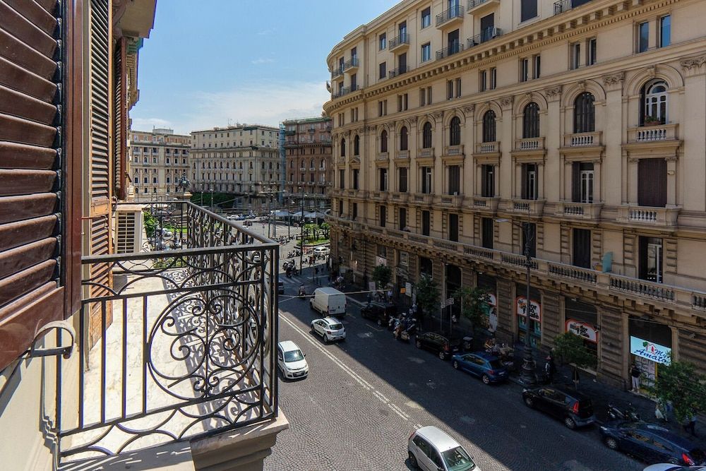 undefined Alma Adry 5