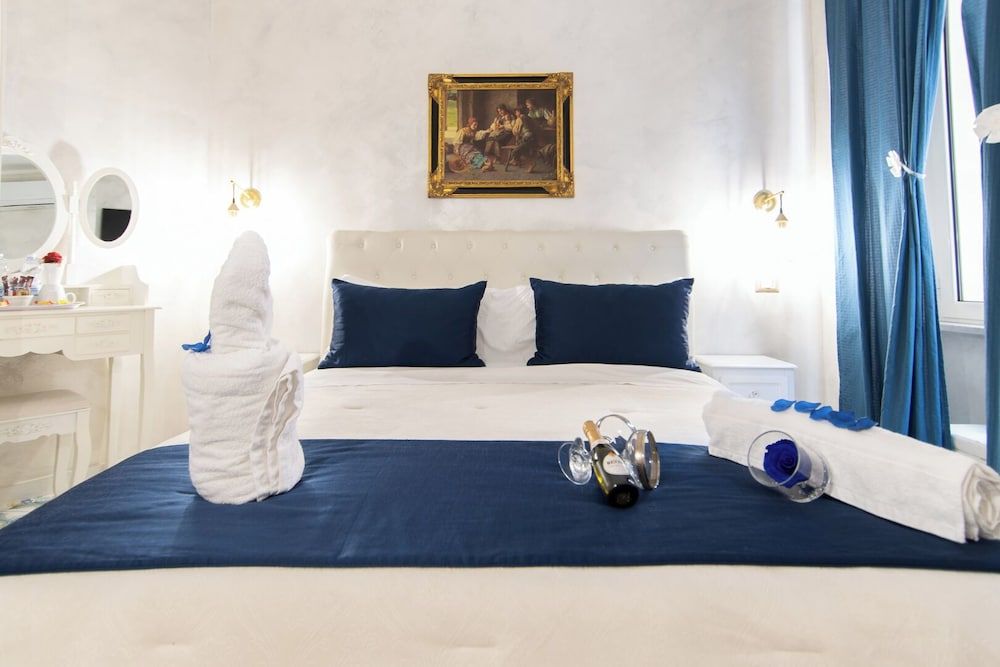 undefined Alma Adry 10