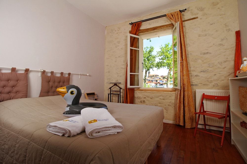 Le Grand Bassin Room 2 : Safran, The Castelnaudary Grand Bassin View