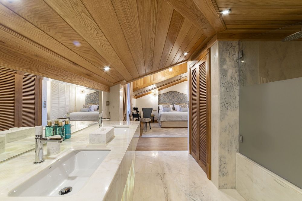 Sintra Marmoris Camelia Deluxe Room, Valley View 7