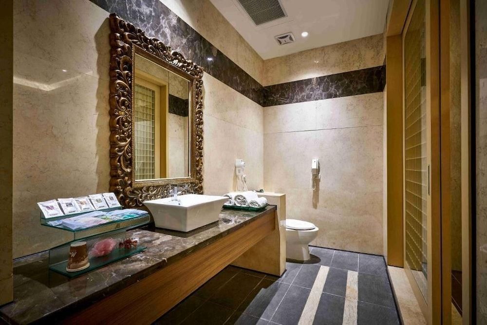 Purple Rainbow Motel Superior Double Room 4