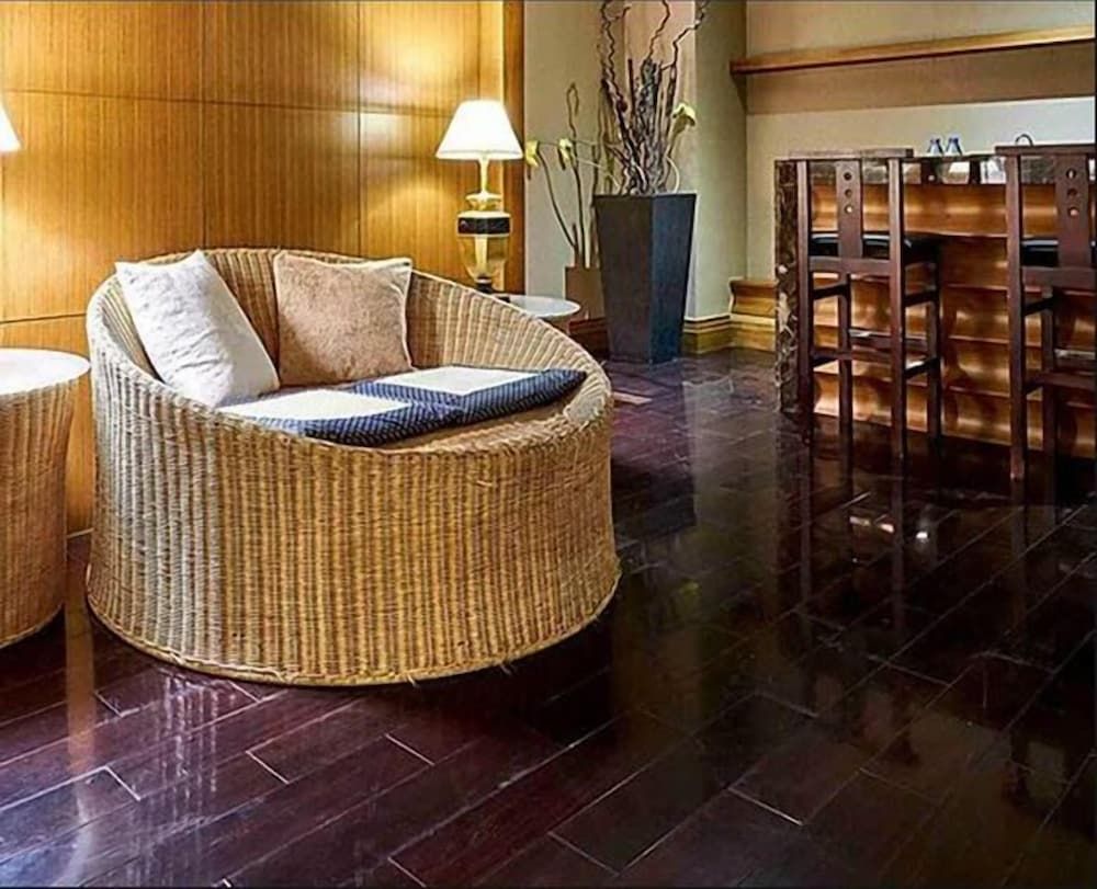 undefined Purple Rainbow Motel 4