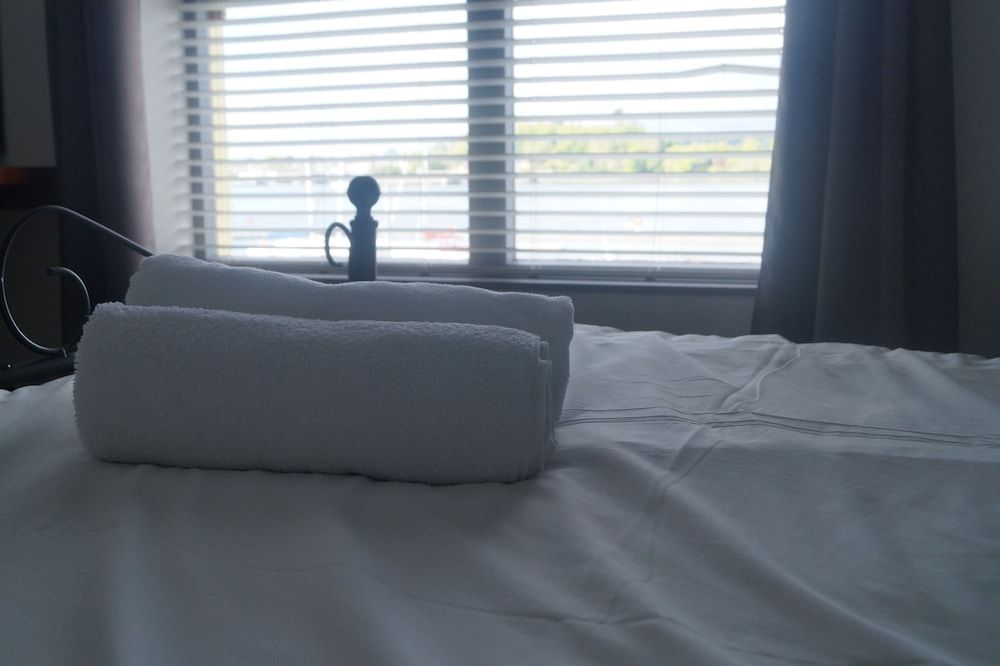 The Narrows Guesthouse Family Suite, Ensuite, Partial Sea View