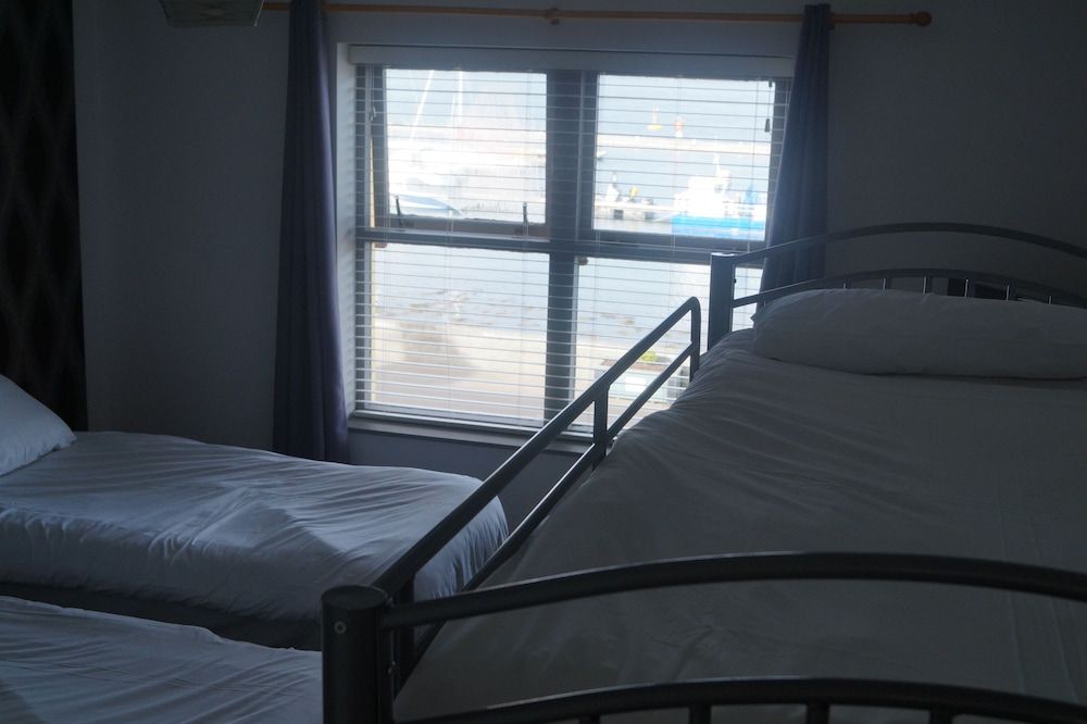 The Narrows Guesthouse Family Suite, Ensuite, Sea View 2