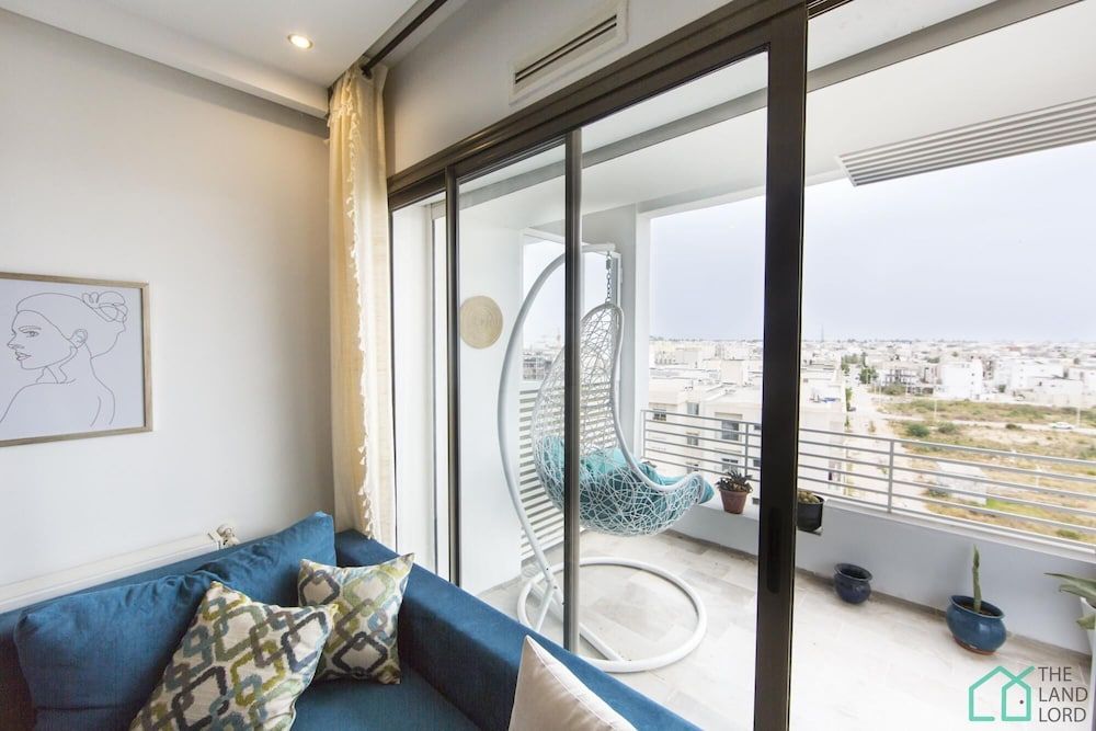 Brand new Spacious 1bd apt With City View Apartment 15