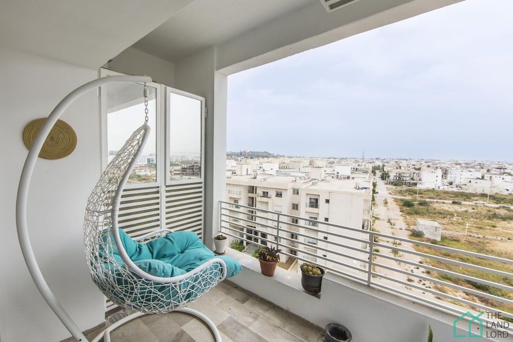 Brand new Spacious 1bd apt With City View Apartment 19