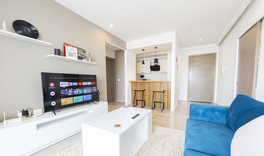 Brand new Spacious 1bd apt With City View Apartment 23