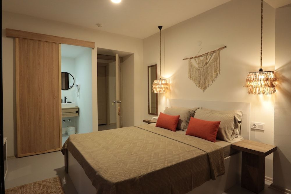 Standard Double Room, Smoking, Garden View