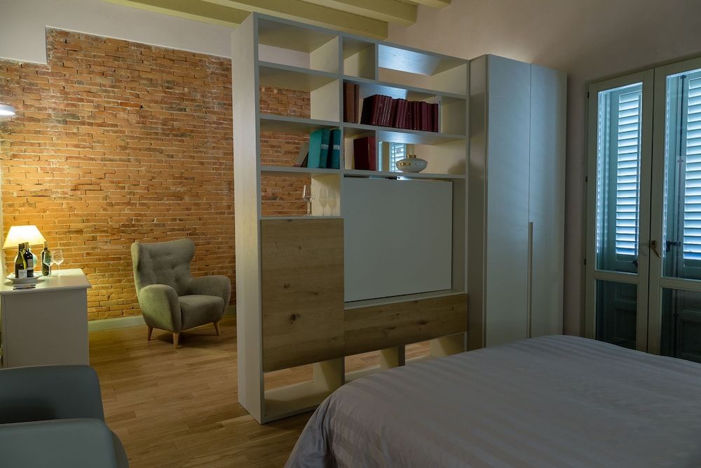 De Gregorio Suites Junior Suite, 1 Bedroom, Private Bathroom 3