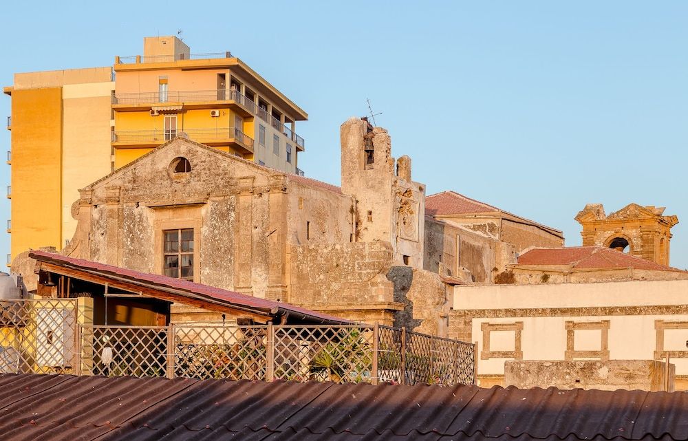 De Gregorio Suites Deluxe Suite, 2 Bedrooms, City View 8