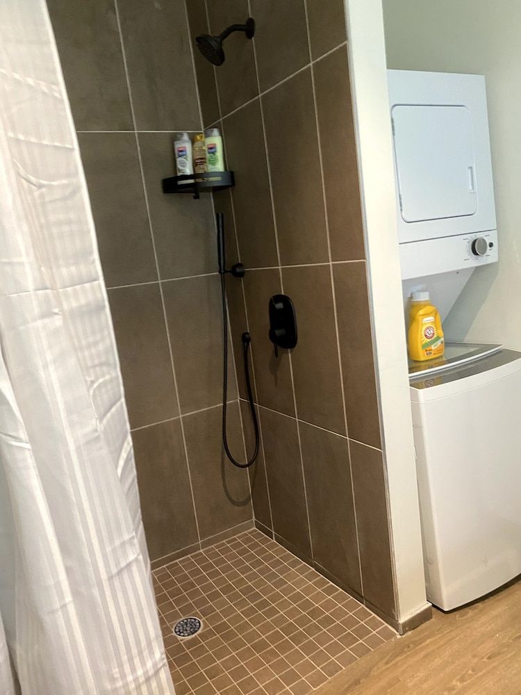 424 Gold Way-Apt 402, 2 Bed/1Bath Apartment 8