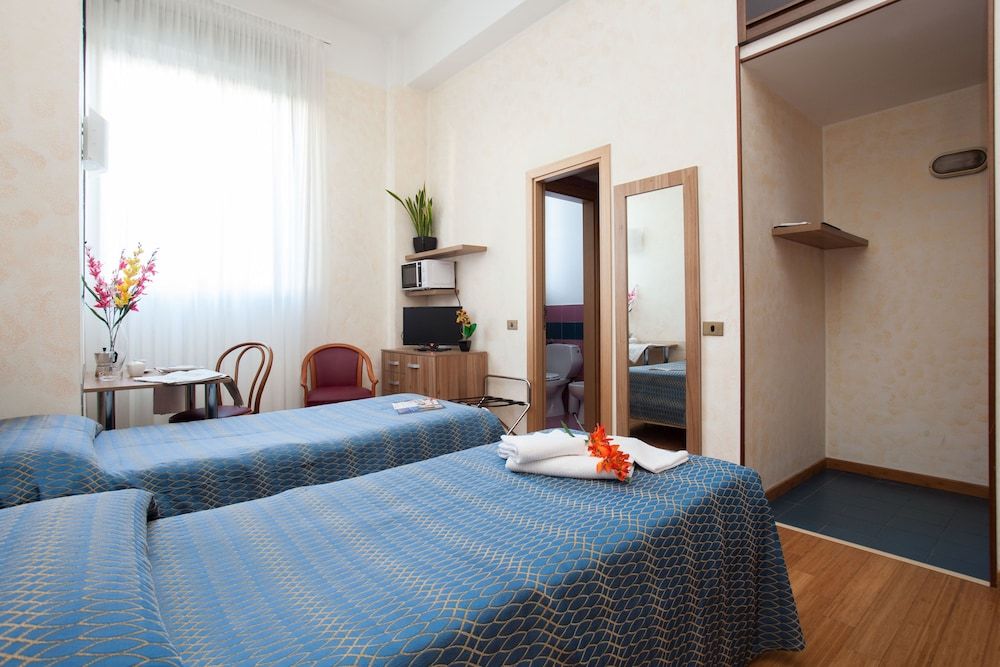 Residence Lepontina Twin Room, 2 Twin Beds, Kitchenette 3