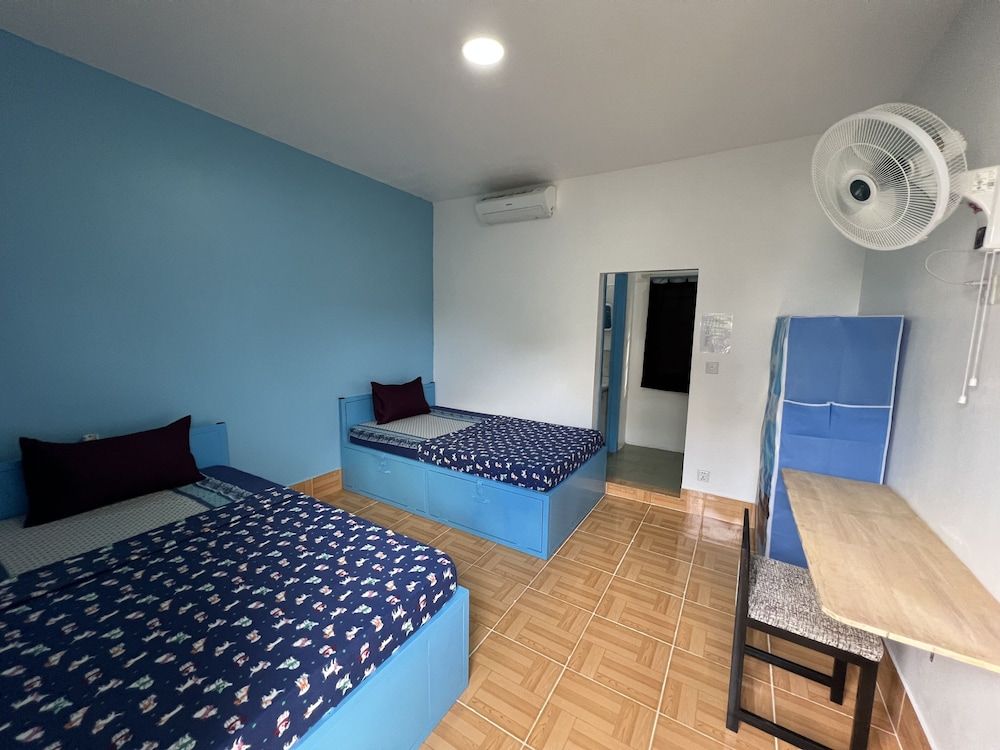 Basic Twin Room with private bathroom