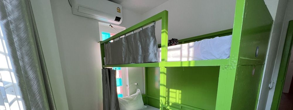 The Funky Village Private Dorm - Sleeps 2 Shared Bathroom 6