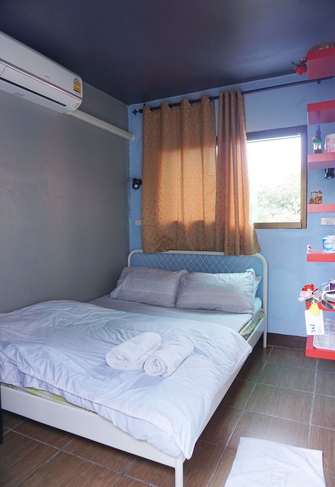 4J Lodge Standard Double Room