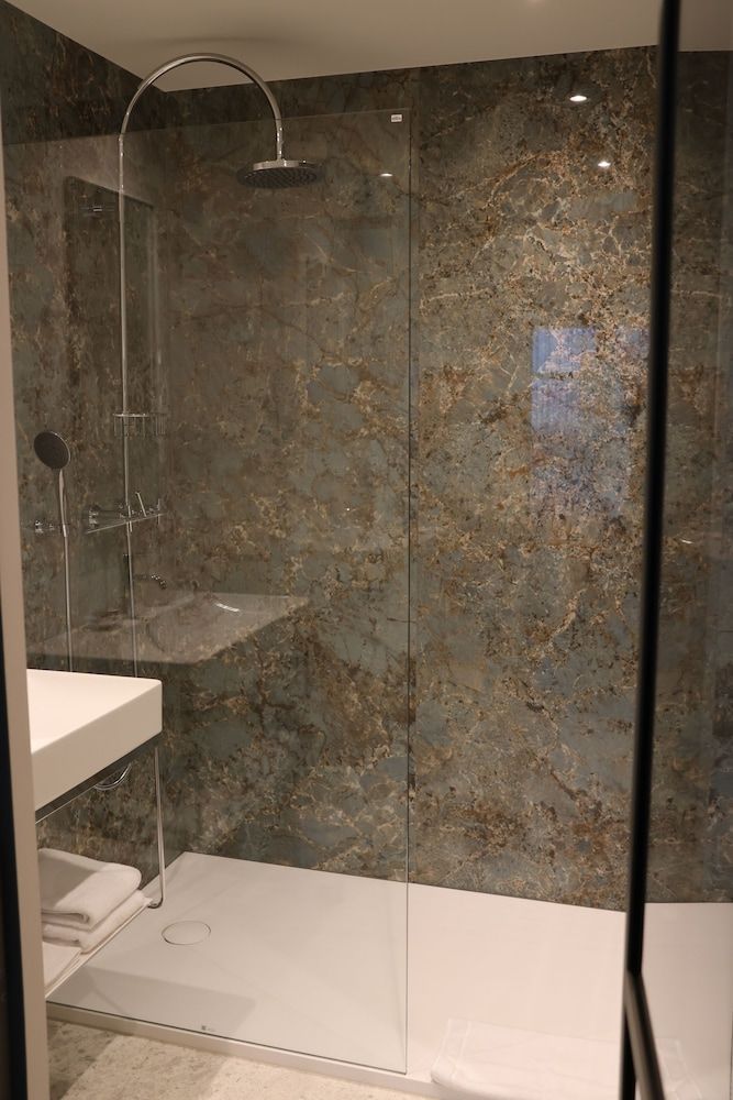 Hotel Iris Signature Double Room 3