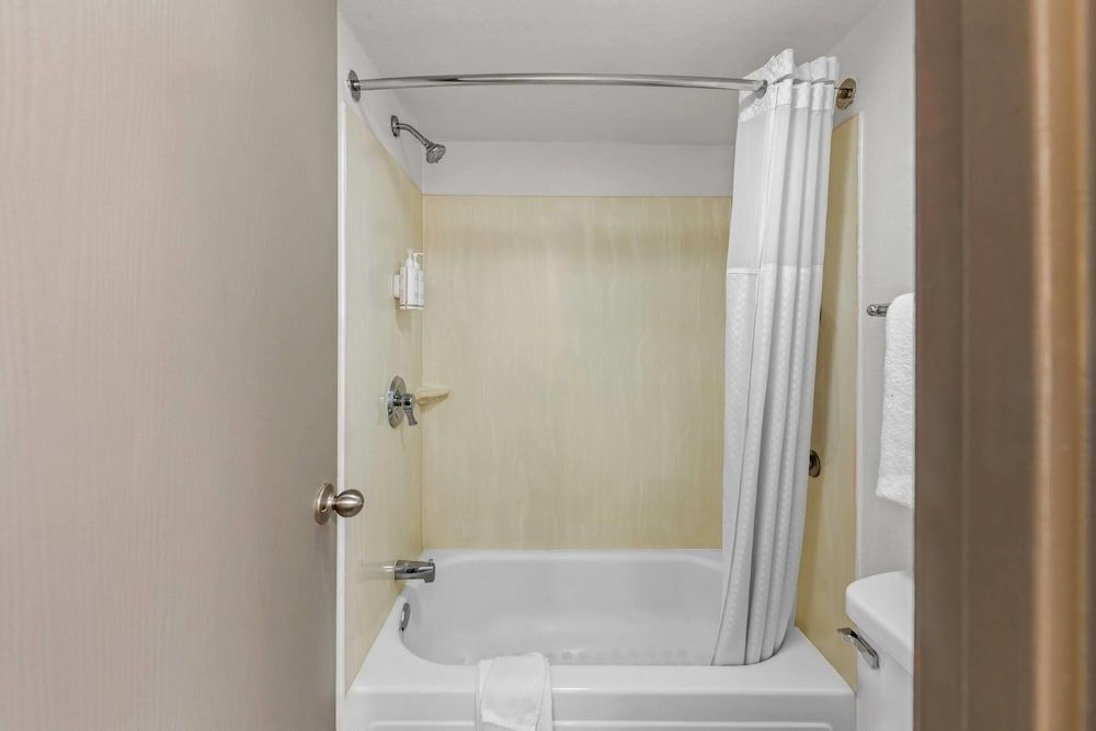 Room, 2 Queen Beds, Accessible, Non Smoking