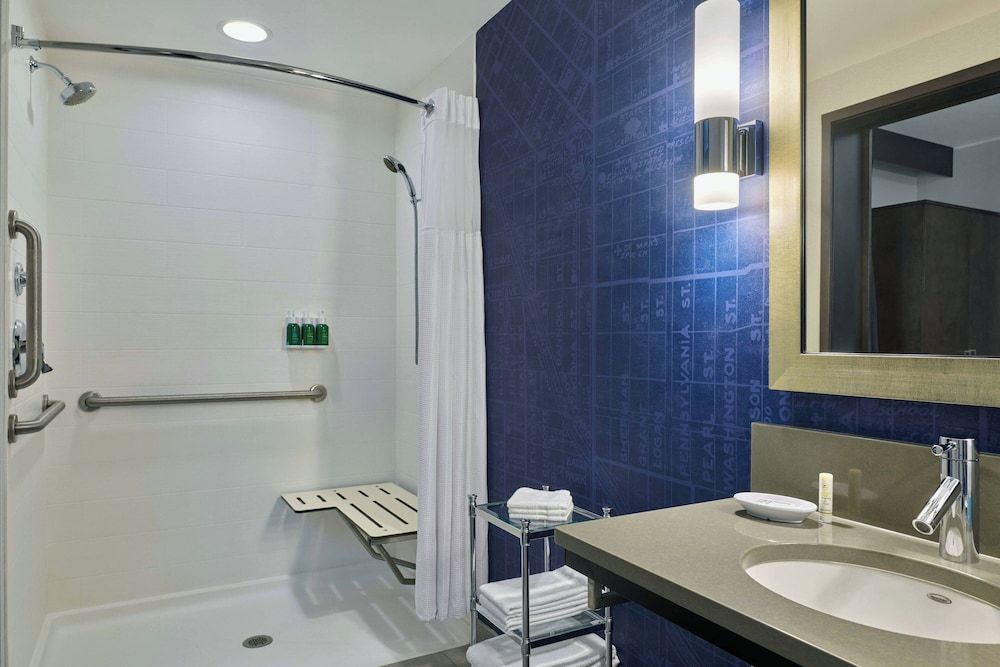 SpringHill Suites by Marriott Denver Downtown Standard Studio Suite, 1 King Bed with Sofa bed (Mobility/Hearing Access, Roll-In Shwr) 5