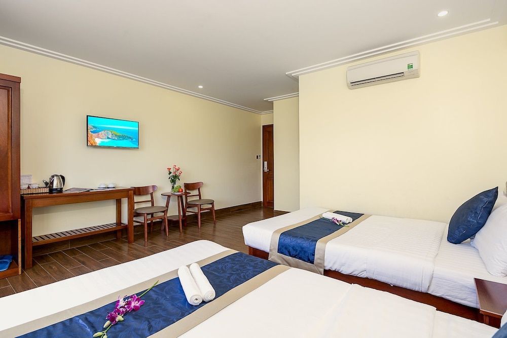 Ga Vang Hotel Family Room 7