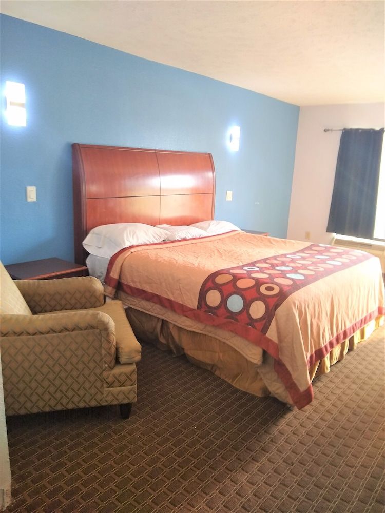 Room, 1 King Bed, Smoking