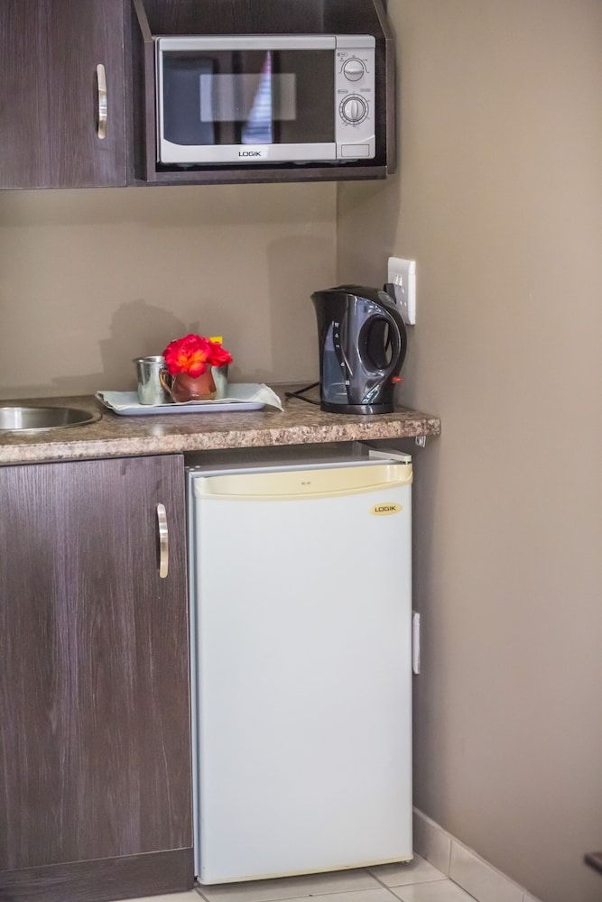 Beryl1 Guest House Deluxe Room, 1 Queen Bed, Non Smoking, Garden View 15