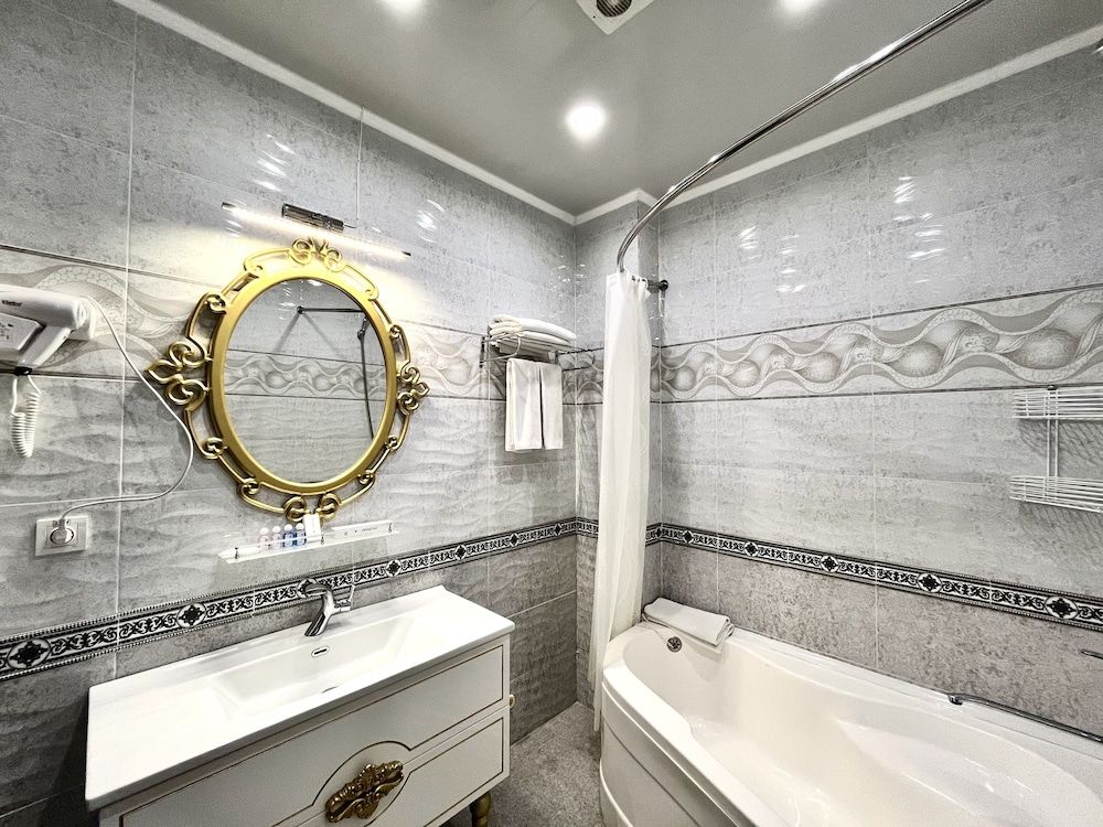 Garden Plaza Bukhara Deluxe Double Room 2