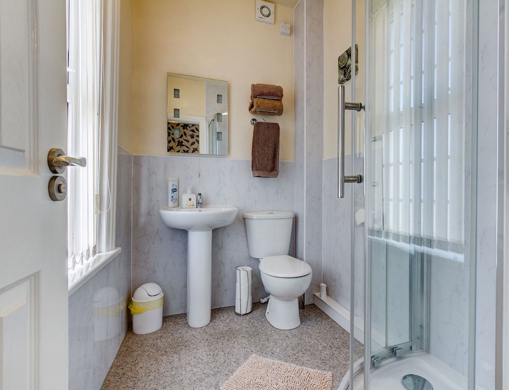 Hawthorn House Double Room, Non Smoking, Refrigerator 15