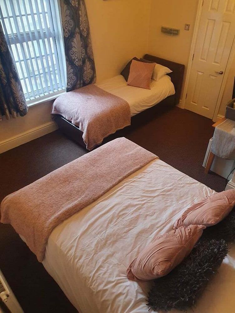 Hawthorn House Triple Room, Non Smoking, Refrigerator 4