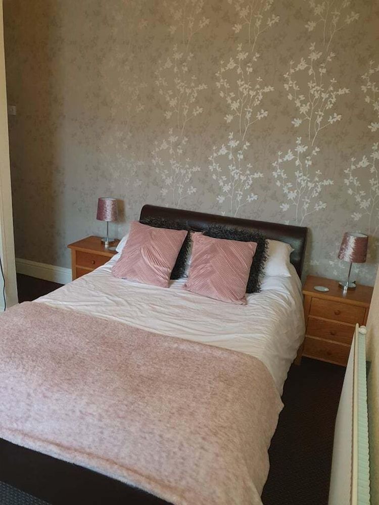 Hawthorn House Triple Room, Non Smoking, Refrigerator 2