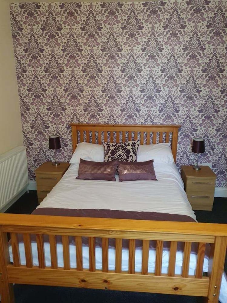 Hawthorn House Double Room, Non Smoking, Refrigerator 11