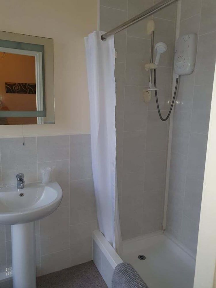 Hawthorn House Triple Room, Non Smoking, Refrigerator 9