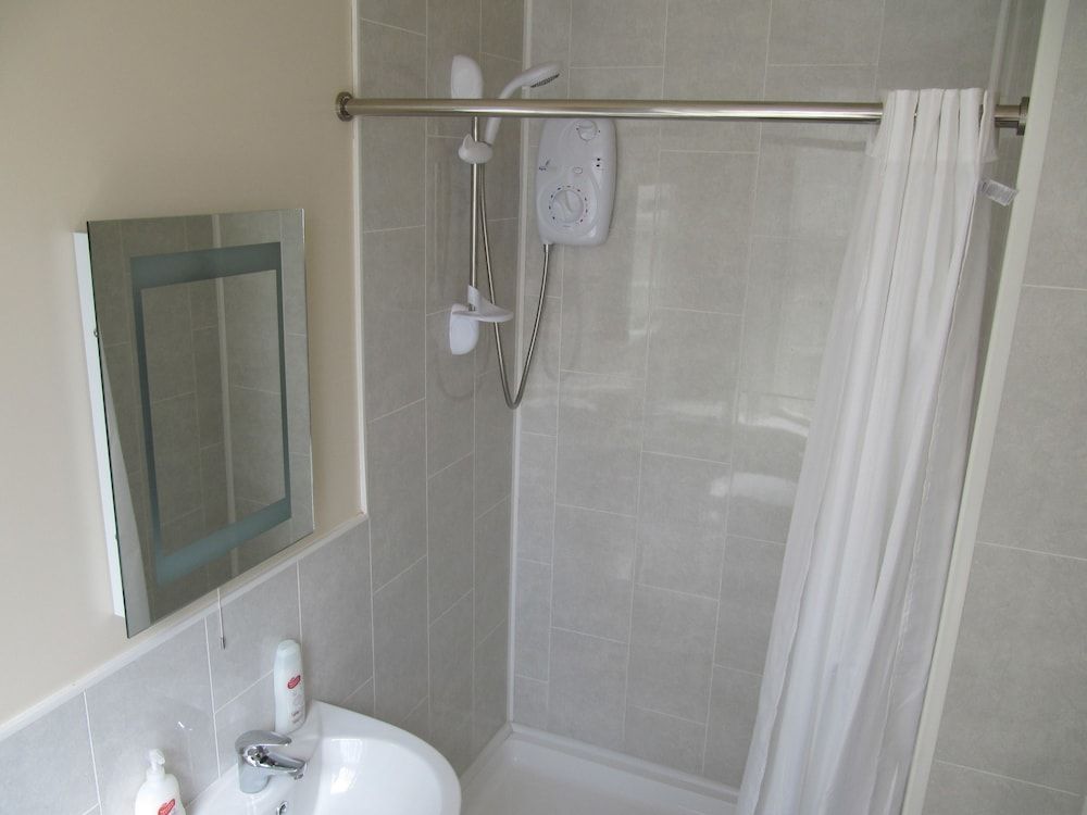 Hawthorn House Triple Room, Non Smoking, Refrigerator 5