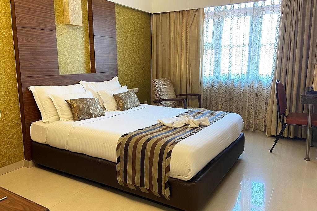 Deluxe A/C Room