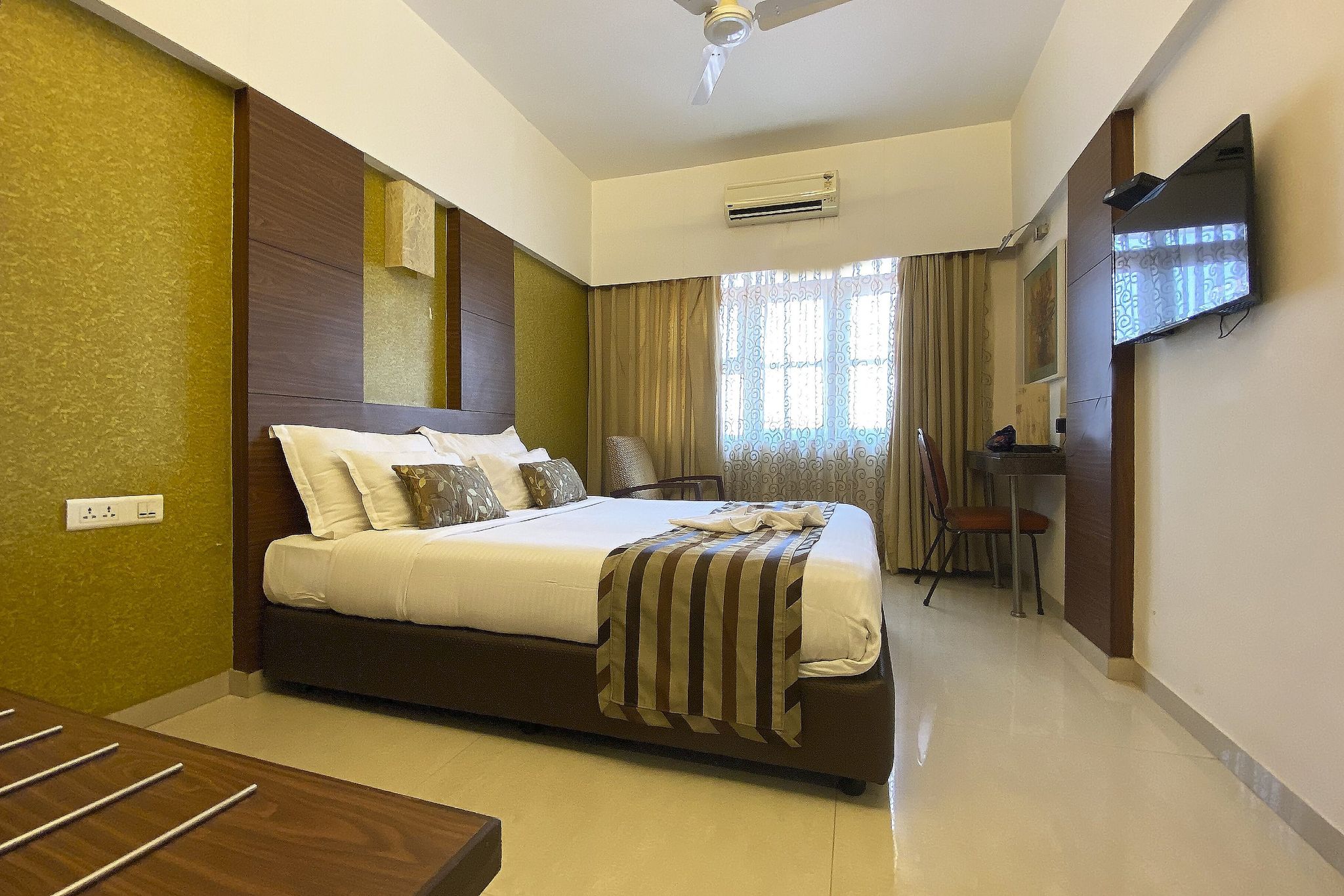 Deluxe A/C Room