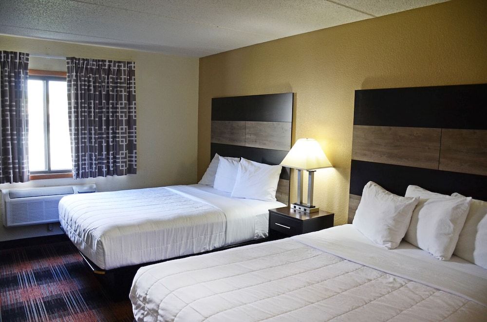 Room, 2 Queen Beds, Non Smoking