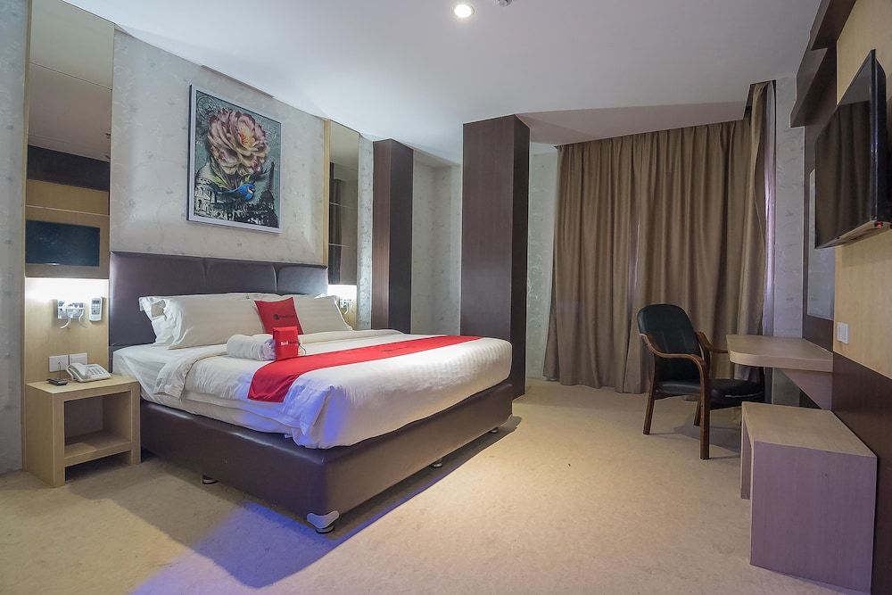 undefined RedDoorz Premium near Grand Batam Mall