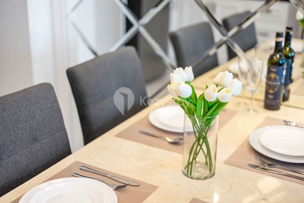 NOIR by Kozystay Apartment, 2 Bedrooms, City View 13