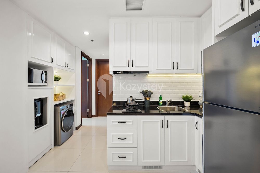 undefined NOIR by Kozystay 9