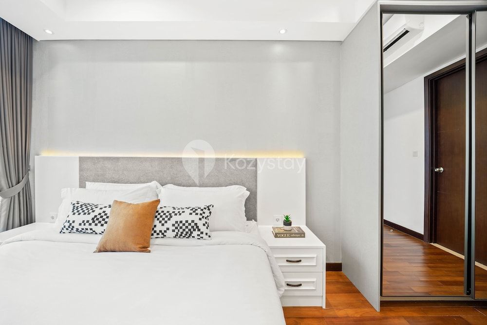 undefined NOIR by Kozystay 4