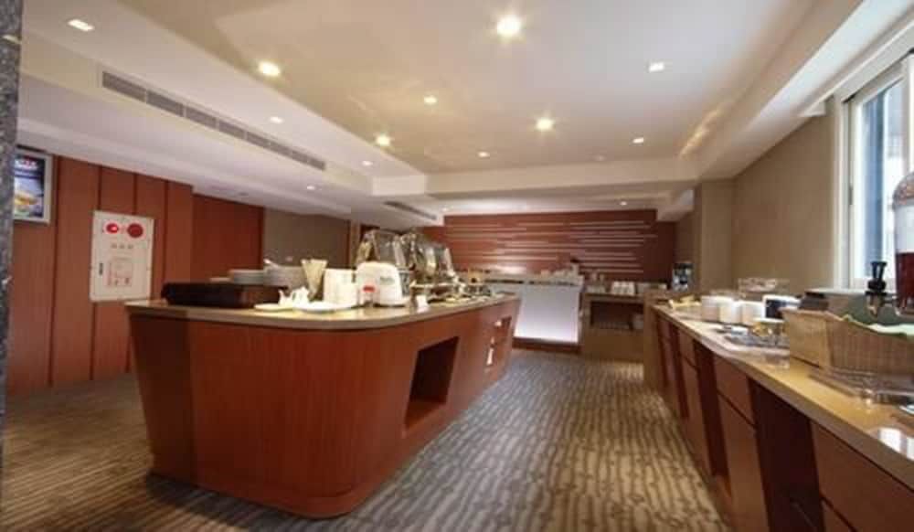 undefined Tokyo International Hotel 9