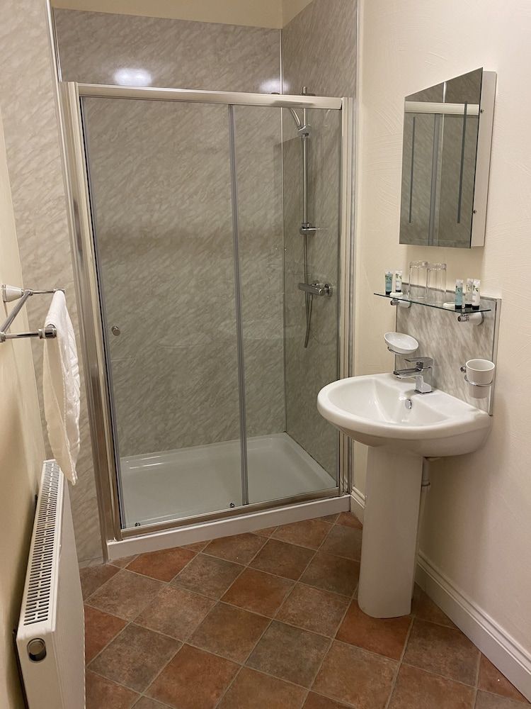 The Poltimore Inn Triple Room (The Taw) 5