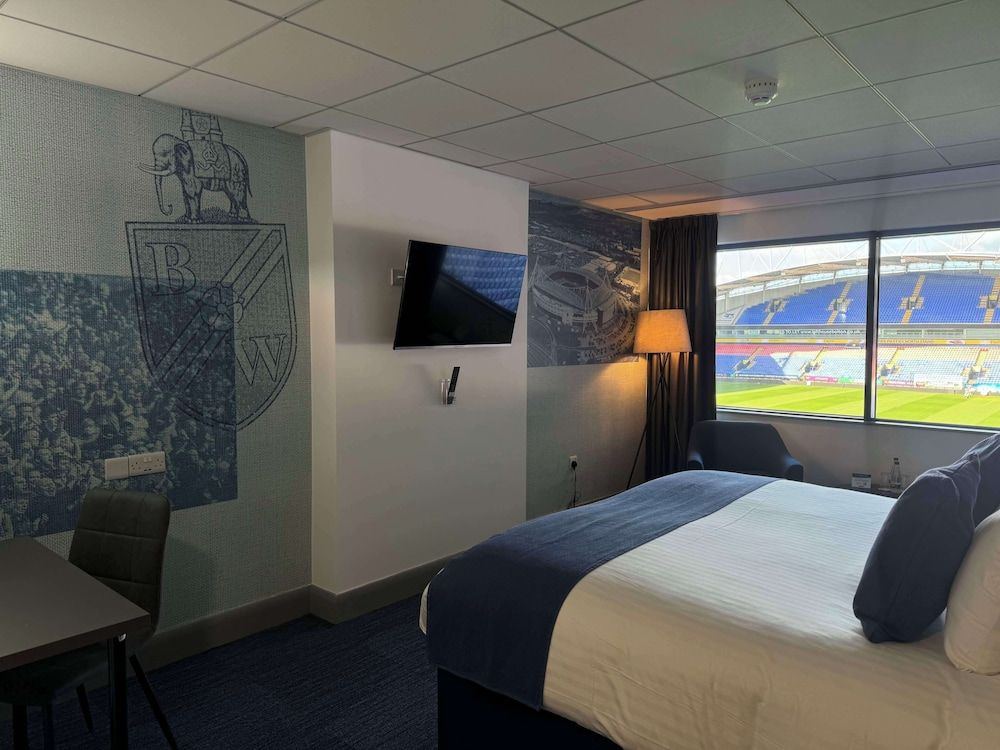 Superior Room (Pitch View)