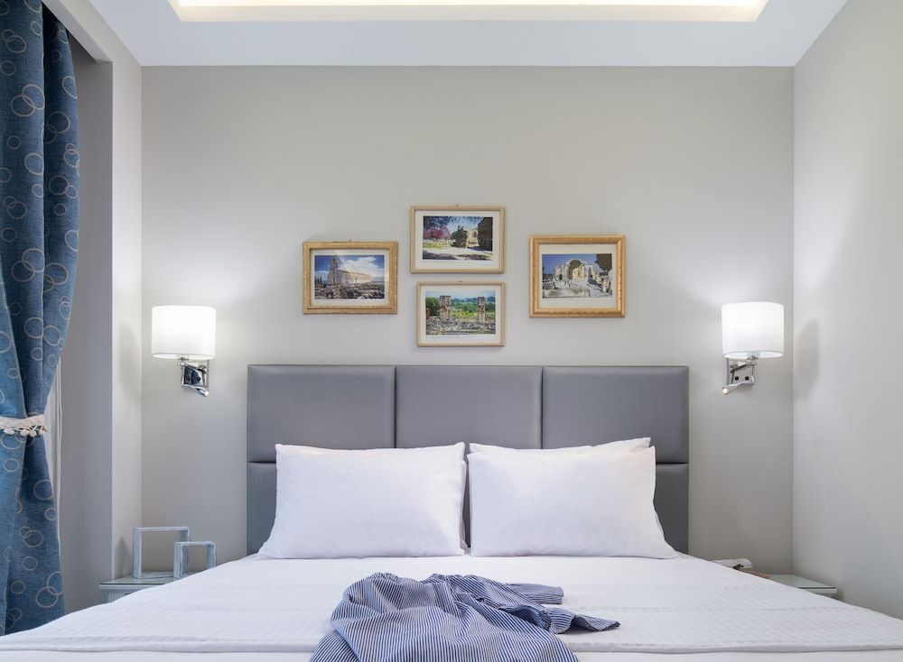 Light Blue Luxury Rooms Deluxe Double Room, Courtyard View