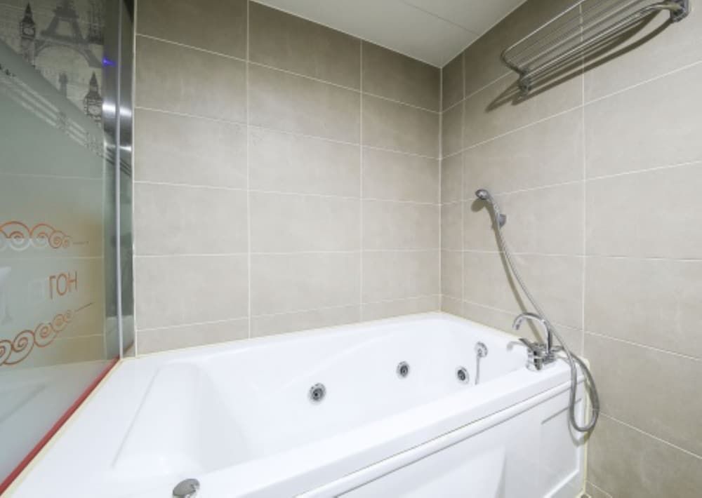 M Hotel Premium Room 11