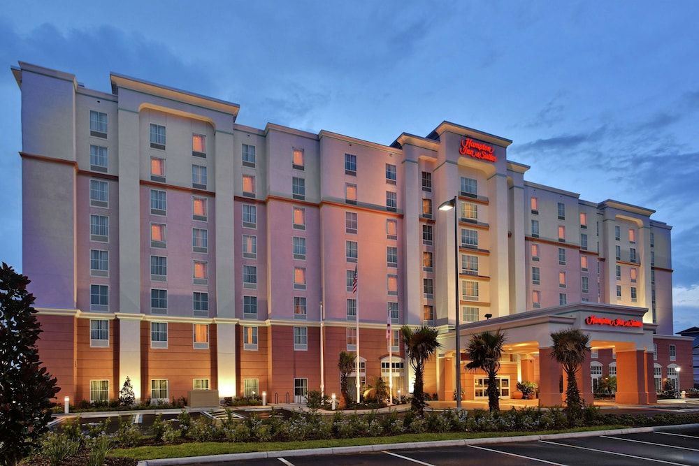 undefined Hampton Inn & Suites Orlando Airport @ Gateway Village 4
