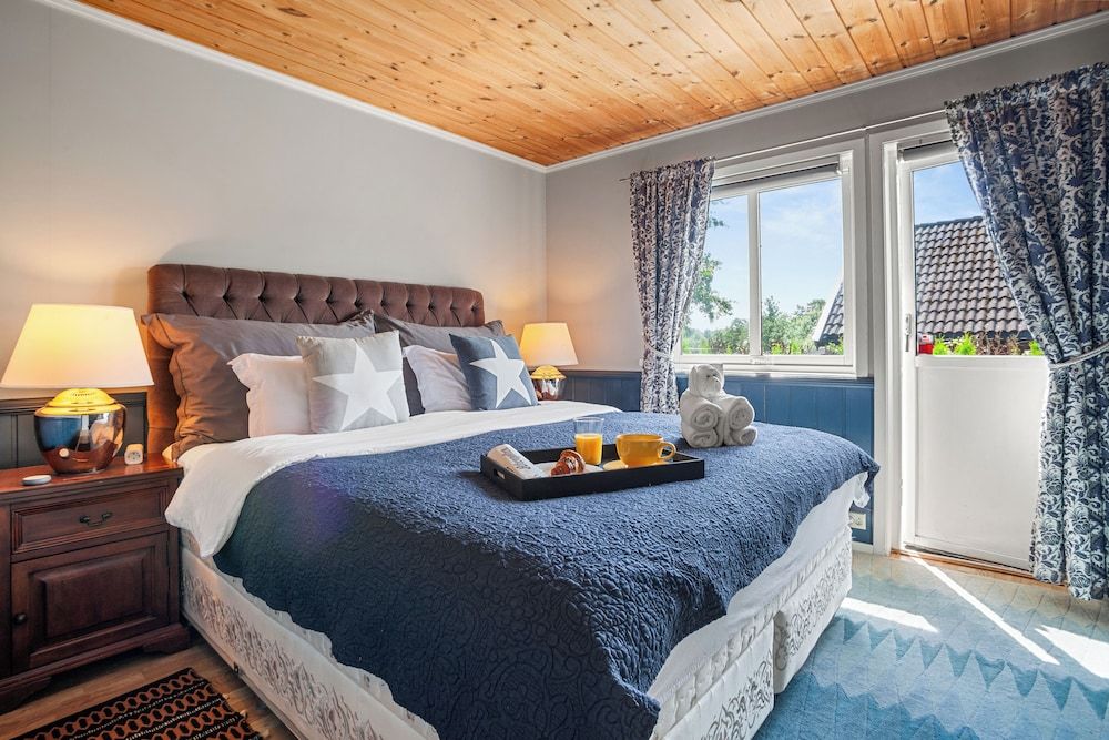 Klara Double Room, 1 King Bed 4