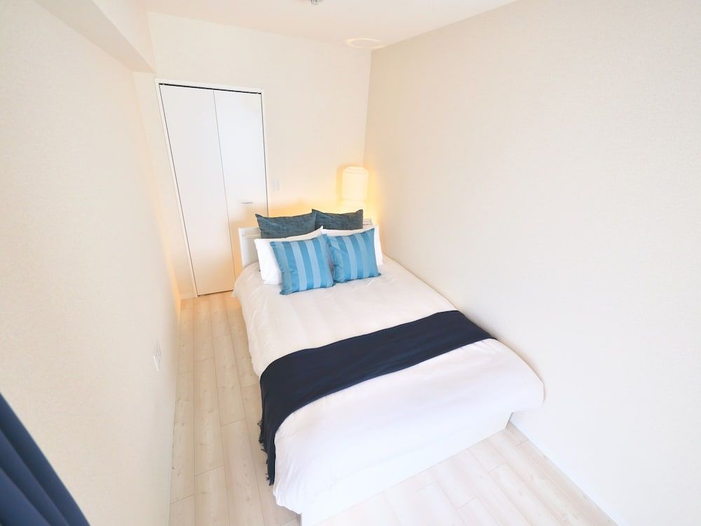 undefined Kicon Hotels Fuchsia 6