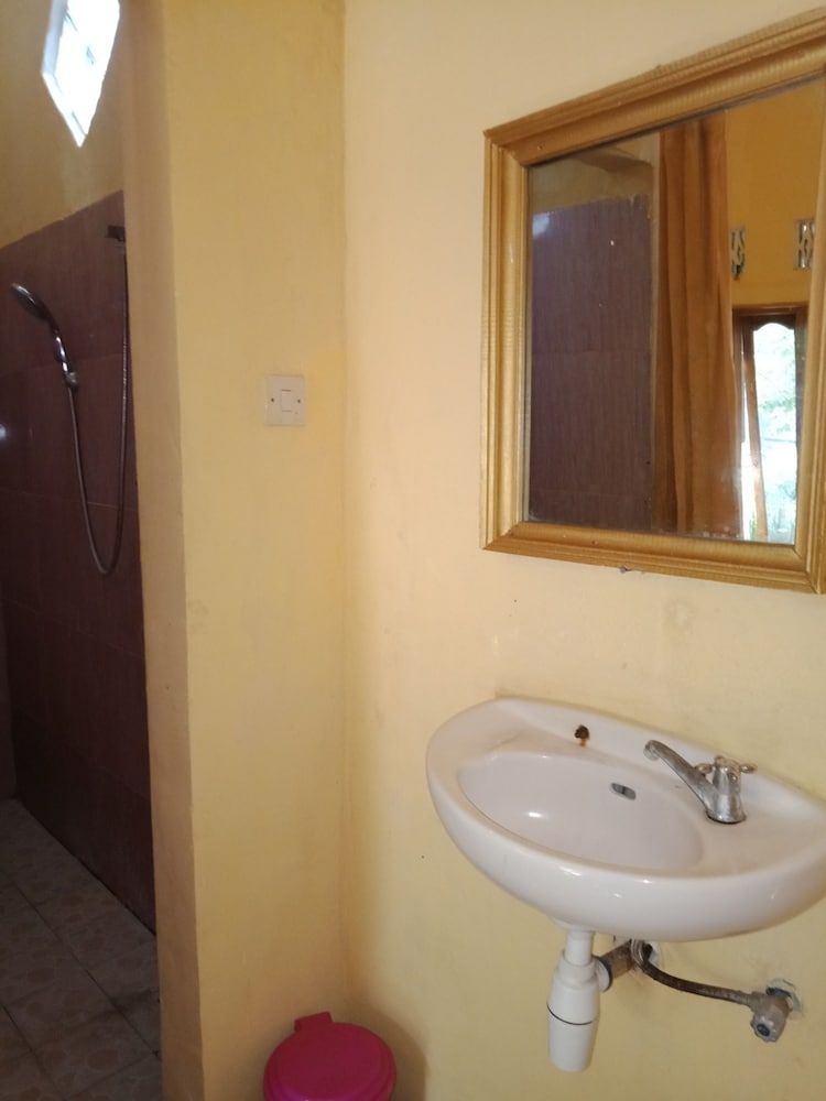 Roby Homestay Standard Double Room 12