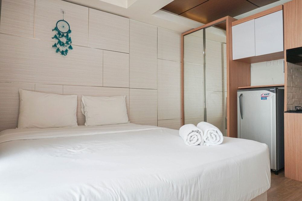 undefined Modern Studio with City View Amethyst Apartment 9