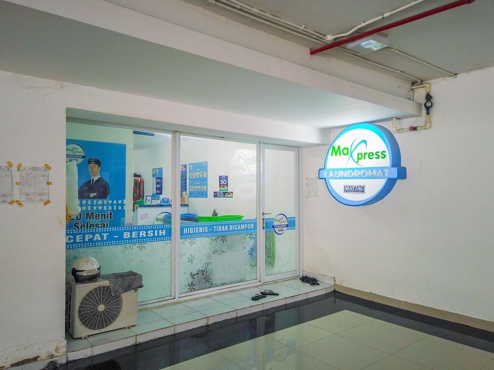 undefined Modern Studio with City View Amethyst Apartment 4